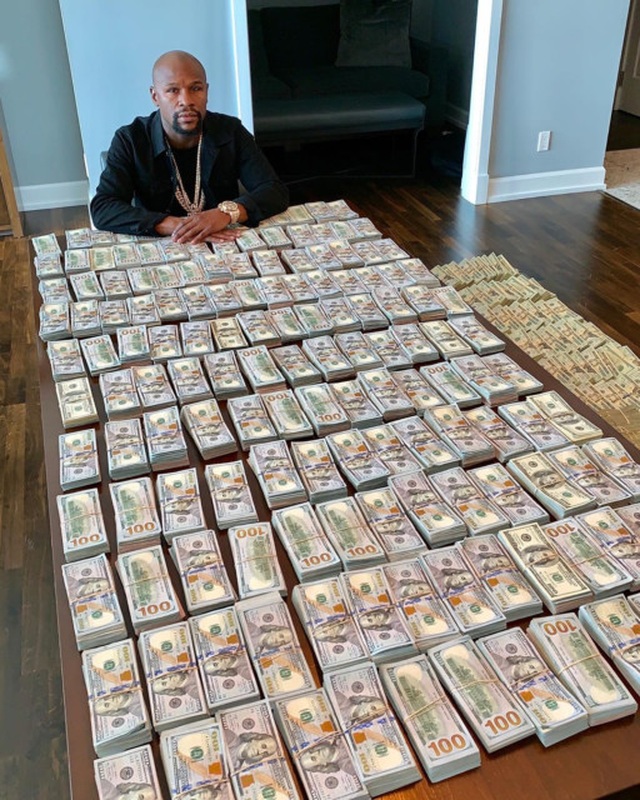 Floyd Mayweather sẵn sàng đổi cả gia tài để đưa bạn gái cũ quay về - 3 Floyd Mayweather sẵn sàng đổi cả gia tài để đưa bạn gái cũ quay về - 3