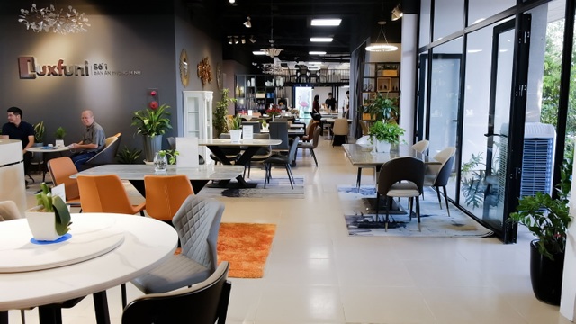 Sưởi ấm gia đình Việt với bàn ăn thông minh Luxfuni - 2 Sưởi ấm gia đình Việt với bàn ăn thông minh Luxfuni - 2