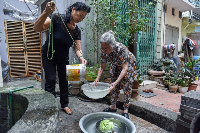 Mục sở thị giếng cổ có tuổi đời trăm năm giữa lòng Hà Nội - 2 Mục sở thị giếng cổ có tuổi đời trăm năm giữa lòng Hà Nội - 2