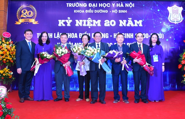Khoa Điều dưỡng – Hộ sinh ĐH Y Hà Nội phấn đấu trở thành ĐH Điều Dưỡng - 2 Khoa Điều dưỡng – Hộ sinh ĐH Y Hà Nội phấn đấu trở thành ĐH Điều Dưỡng - 2