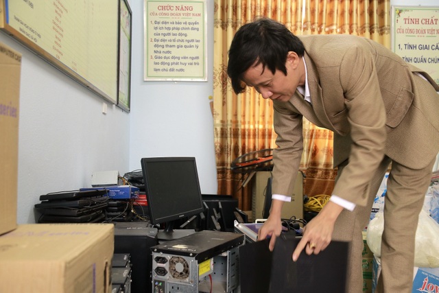 Thầy trò nhọc nhằn gắng gượng sau trận lũ quét qua - 10 Thầy trò nhọc nhằn gắng gượng sau trận lũ quét qua - 10