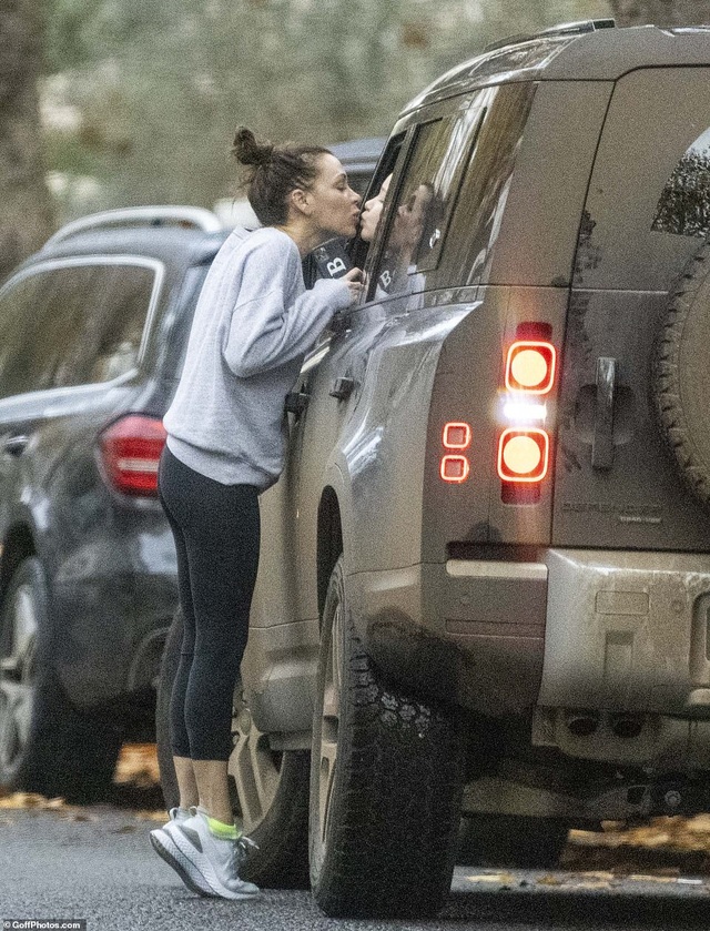 Victoria Beckham và lần hiếm hoi để lộ mặt mộc - 2 Victoria Beckham và lần hiếm hoi để lộ mặt mộc - 2
