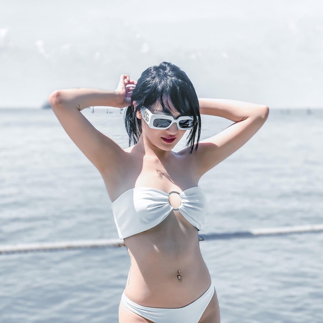Sao Việt đồng loạt khoe dáng nóng bỏng với đồ bơi - 7 Sao Việt đồng loạt khoe dáng nóng bỏng với đồ bơi - 7