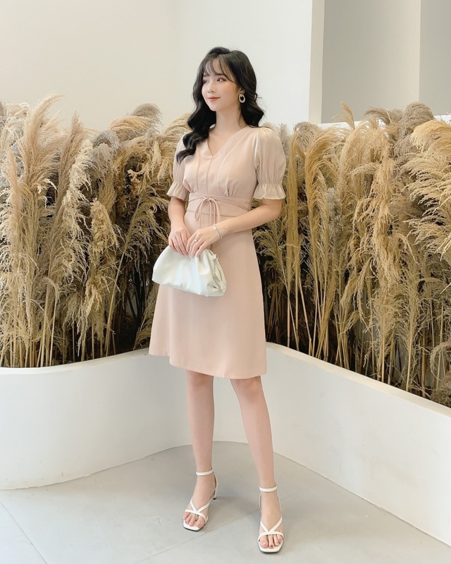Chọn trang phục hè theo phong cách nàng thơ cùng Á hậu Phương Anh  Nhịp  sống kinh tế Việt Nam  Thế giới
