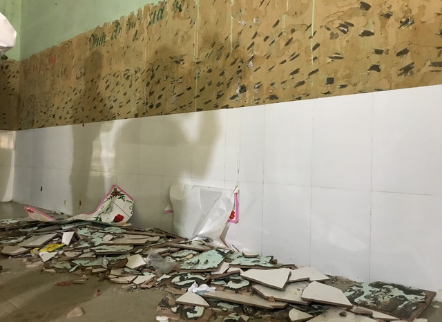 Điểm trường chờ sập, cô trò “chạy loạn” tá túc nhà văn hoá thôn - 4 Điểm trường chờ sập, cô trò “chạy loạn” tá túc nhà văn hoá thôn - 4