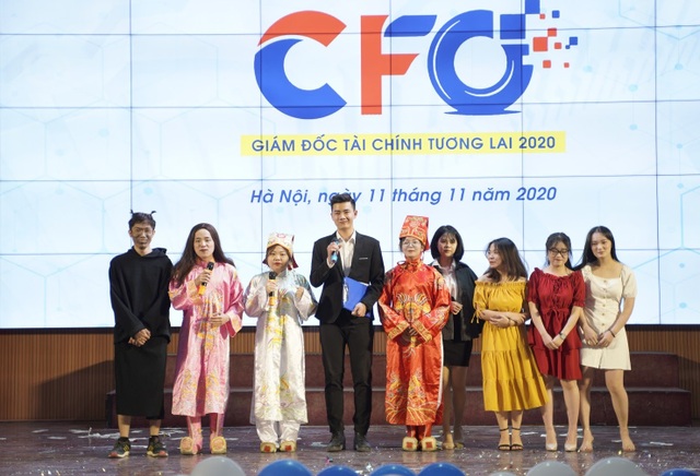 Sinh viên đưa chị Dậu thời @ vào thi Giám đốc tài chính tương lai - 4 Sinh viên đưa chị Dậu thời @ vào thi Giám đốc tài chính tương lai - 4