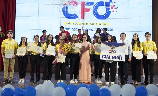 Sinh viên đưa chị Dậu thời @ vào thi Giám đốc tài chính tương lai - 8 Sinh viên đưa chị Dậu thời @ vào thi Giám đốc tài chính tương lai - 8