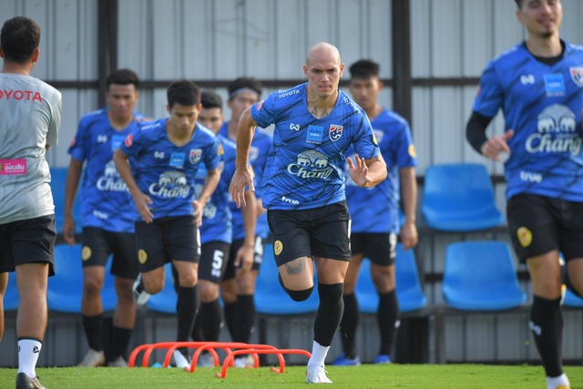 Tuyển Thái Lan chuẩn bị nghiêm túc cho trận gặp đội Thai-League All Stars - 2 Tuyển Thái Lan chuẩn bị nghiêm túc cho trận gặp đội Thai-League All Stars - 2