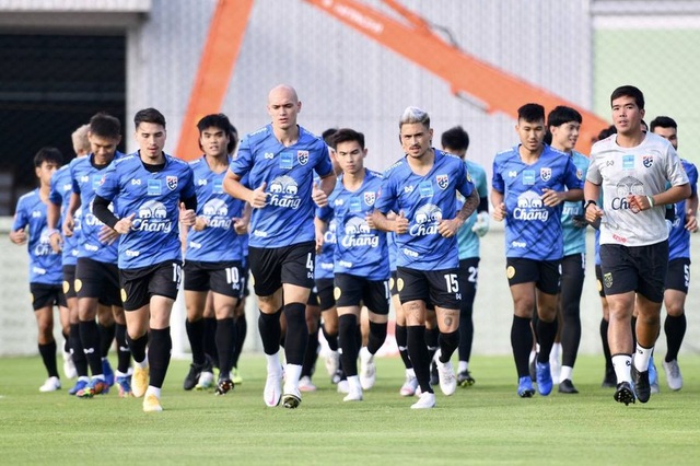 Tuyển Thái Lan chuẩn bị nghiêm túc cho trận gặp đội Thai-League All Stars - 1 Tuyển Thái Lan chuẩn bị nghiêm túc cho trận gặp đội Thai-League All Stars - 1