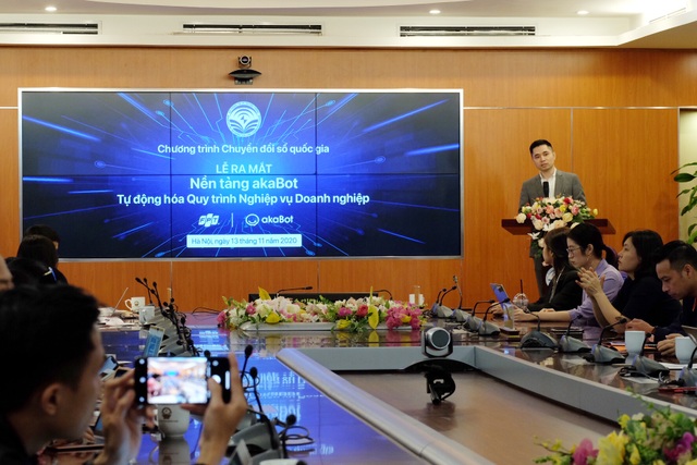 Bộ TTTT giới thiệu trợ lý robot ảo có khả năng mô phỏng thao tác con người - 1 Bộ TTTT giới thiệu trợ lý robot ảo có khả năng mô phỏng thao tác con người - 1