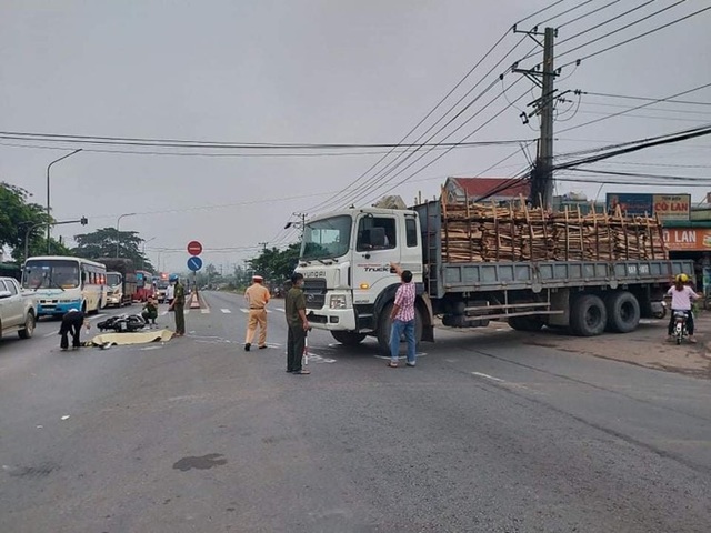 Truy tìm xe ô tô tông chết người rồi bỏ đi - 2 Truy tìm xe ô tô tông chết người rồi bỏ đi - 2