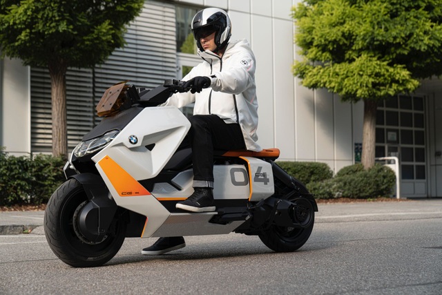 BMW CE04 - Cái nhìn mới về xe máy điện - 1 BMW CE04 - Cái nhìn mới về xe máy điện - 1