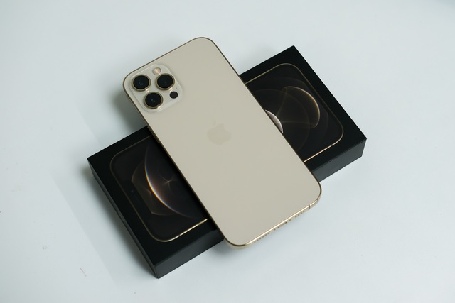 iPhone 12 Pro Max mất giá gần 20 triệu đồng sau 2 ngày về Việt Nam - 2