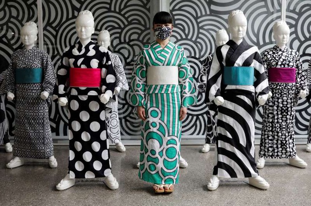 Nữ nghệ nhân kimono Nhật Bản tìm cách bám trụ với nghề giữa bão Covid-19 - 1 Nữ nghệ nhân kimono Nhật Bản tìm cách bám trụ với nghề giữa bão Covid-19 - 1