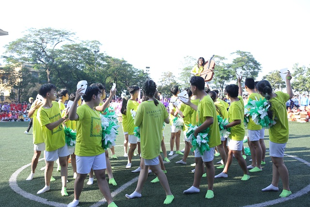 Học sinh Chu Văn An “hoán đổi” thú vị trong ngày hội thể thao - 2 Học sinh Chu Văn An “hoán đổi” thú vị trong ngày hội thể thao - 2