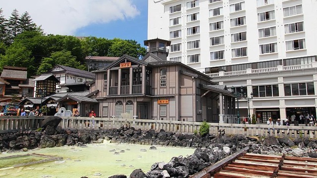 Nghệ thuật múa làm nguội nước tắm onsen ở Kusatsu - 1 Nghệ thuật múa làm nguội nước tắm onsen ở Kusatsu - 1