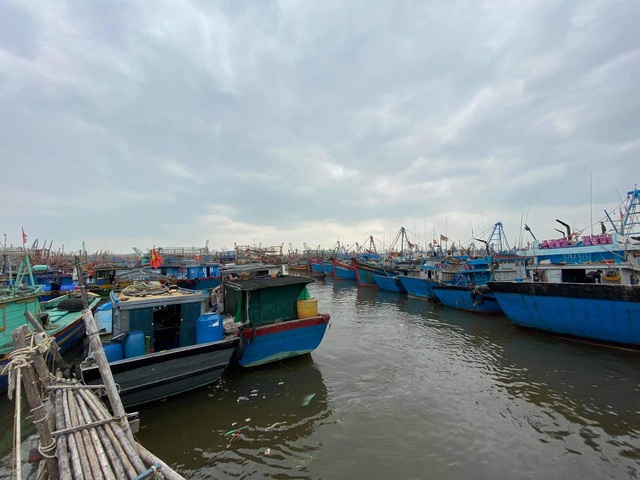 Người dân trên đảo Cồn Cỏ xuống hầm tránh trú bão - 15 Người dân trên đảo Cồn Cỏ xuống hầm tránh trú bão - 15