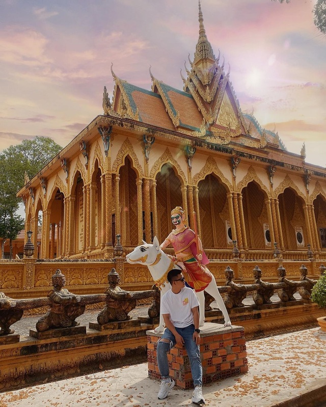 The "gilded" pagoda has the largest outdoor reclining Buddha statue in Vietnam - 11