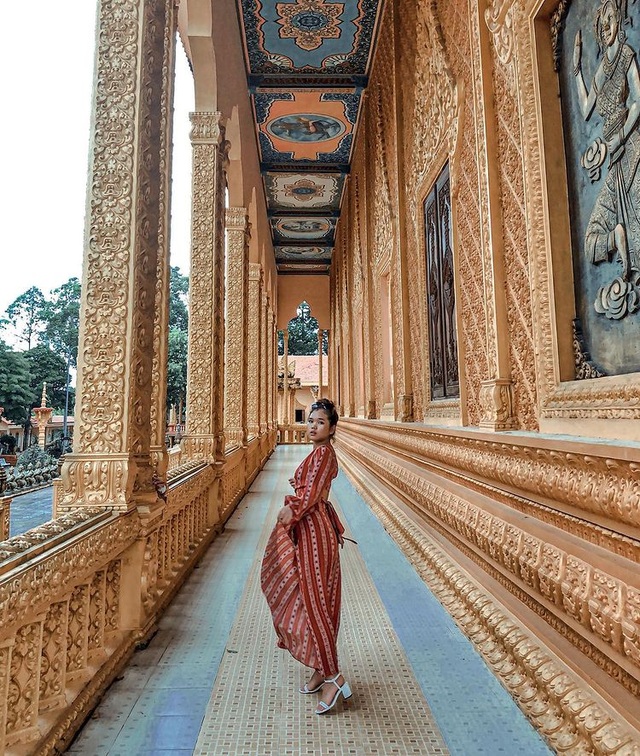 The "gilded" pagoda has the largest outdoor reclining Buddha statue in Vietnam - 12