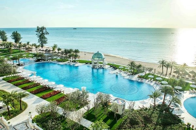 Lê Hiếu, Nguyên Hà, Gigi Hương Giang “đốn tim” khán giả với loạt hit trước hoàng hôn biển đẹp nhất Việt Nam - 9 Lê Hiếu, Nguyên Hà, Gigi Hương Giang “đốn tim” khán giả với loạt hit trước hoàng hôn biển đẹp nhất Việt Nam - 9