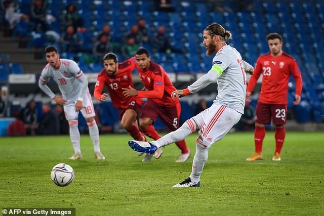 Ramos hai lần đá hỏng phạt đền, Tây Ban Nha hòa thất vọng Thụy Sỹ - 3 Ramos hai lần đá hỏng phạt đền, Tây Ban Nha hòa thất vọng Thụy Sỹ - 3