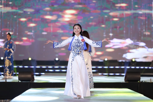 Trần Thị Mai đăng quang “Người đẹp Hạ Long 2020” - 17 Trần Thị Mai đăng quang “Người đẹp Hạ Long 2020” - 17