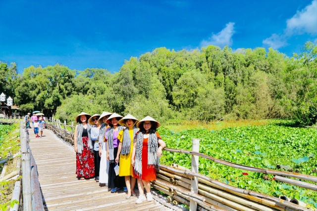 Tra Su Melaleuca Forest - Great view of the western floating season - 13