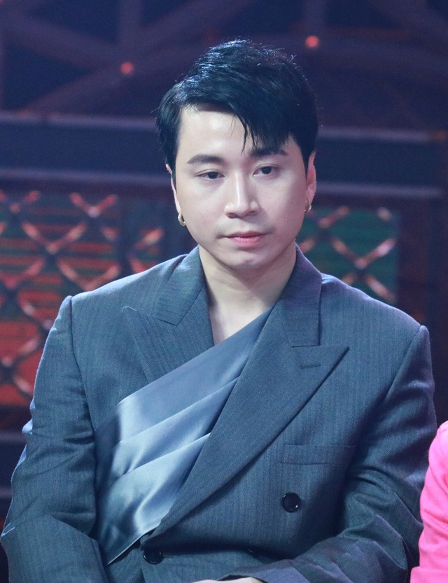 Karik khóc và thừa nhận sai lầm khiến G.Ducky vuột Quán quân Rap Việt - 6 Karik khóc và thừa nhận sai lầm khiến G.Ducky vuột Quán quân Rap Việt - 6