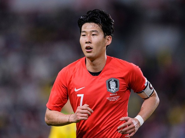 HLV Mourinho đứng ngồi không yên vì Son Heung Min - 1