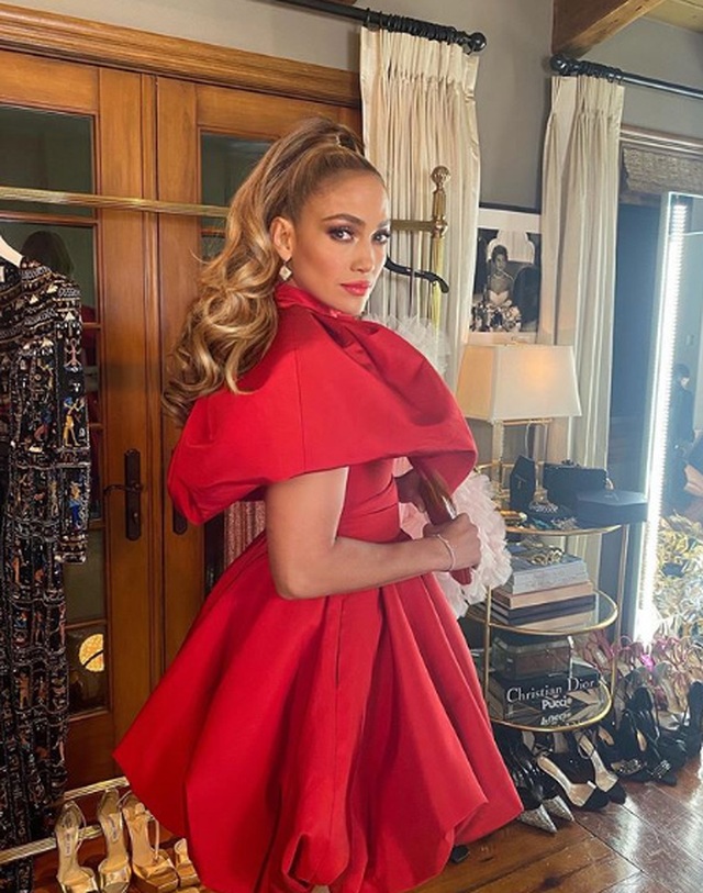 Jennifer Lopez trẻ đẹp như công chúa - 5 Jennifer Lopez trẻ đẹp như công chúa - 5