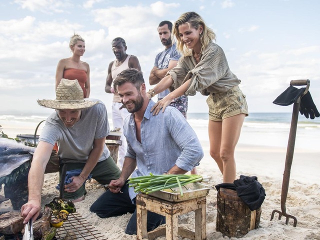 Fans sốc vì mẹ Thần Sấm Chris Hemsworth quá trẻ - 8 Fans sốc vì mẹ Thần Sấm Chris Hemsworth quá trẻ - 8