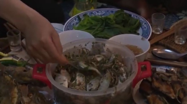 Đáng sợ loạt đặc sản ăn sống khiến khách Tây khóc thét ở Việt Nam - 3