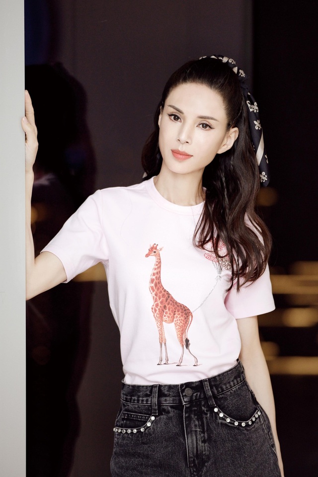 Nhan sắc thật của Tiểu Long Nữ đẹp nhất màn ảnh Lý Nhược Đồng - 9 Nhan sắc thật của Tiểu Long Nữ đẹp nhất màn ảnh Lý Nhược Đồng - 9