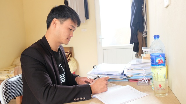 Hạnh phúc nhọc nhằn ít người tỏ của giáo viên cắm bản - 2 Hạnh phúc nhọc nhằn ít người tỏ của giáo viên cắm bản - 2