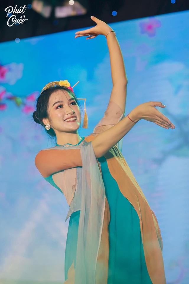 Xao xuyến với nữ sinh đa tài, năng động Học viện Báo chí và Tuyên truyền - 4 Xao xuyến với nữ sinh đa tài, năng động Học viện Báo chí và Tuyên truyền - 4