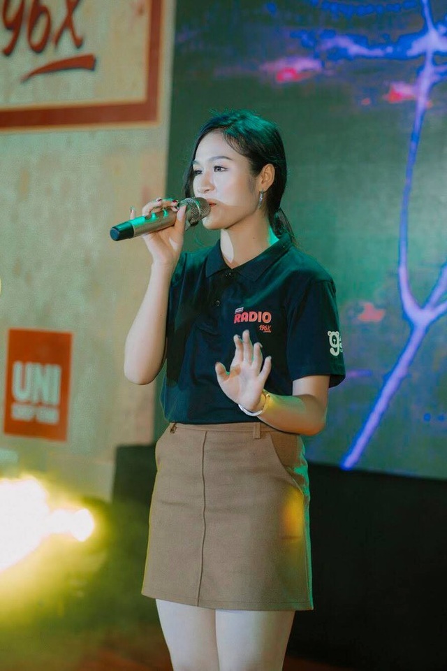 Xao xuyến với nữ sinh đa tài, năng động Học viện Báo chí và Tuyên truyền - 5 Xao xuyến với nữ sinh đa tài, năng động Học viện Báo chí và Tuyên truyền - 5
