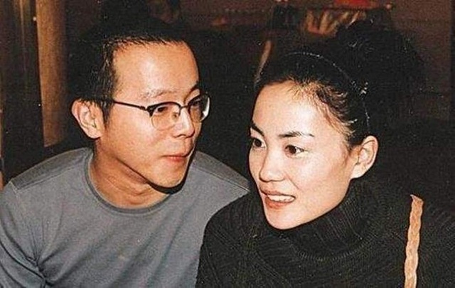 Vương Phi lần đầu xuất hiện sau nghi vấn chia tay Tạ Đình Phong - 4 Vương Phi lần đầu xuất hiện sau nghi vấn chia tay Tạ Đình Phong - 4
