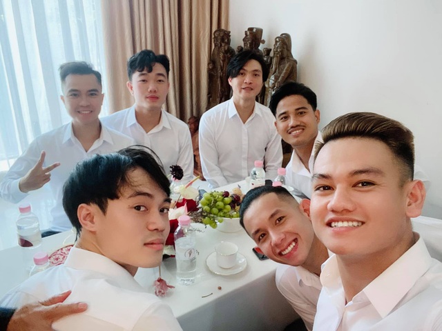 Những người bạn thân thiết nói gì trong ngày Công Phượng lập gia đình? - 2 Những người bạn thân thiết nói gì trong ngày Công Phượng lập gia đình? - 2
