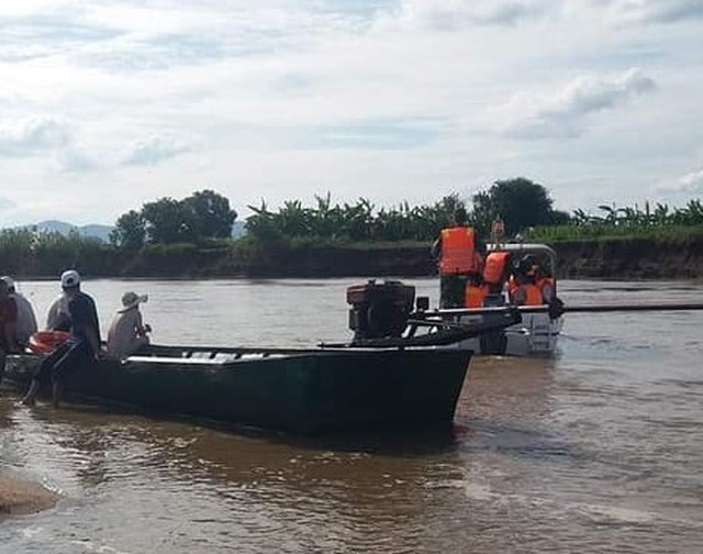 Tìm thấy thi thể học sinh lớp 6 sau nhiều ngày mất tích dưới sông - 1 Tìm thấy thi thể học sinh lớp 6 sau nhiều ngày mất tích dưới sông - 1