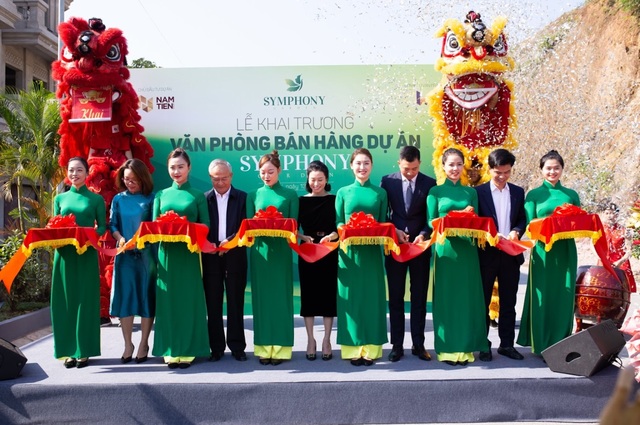 Tưng bừng sự kiện ra quân và khai trương văn phòng bán hàng dự án Symphony Garden - 3 Tưng bừng sự kiện ra quân và khai trương văn phòng bán hàng dự án Symphony Garden - 3
