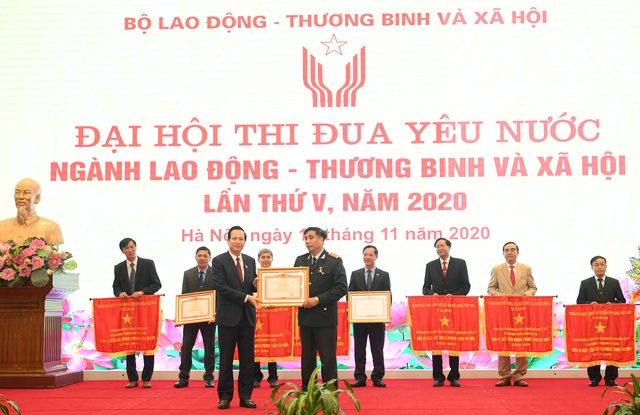 Bộ trưởng Đào Ngọc Dung: Chỉ tiêu niềm tin về an sinh xã hội tăng cao - 3 Bộ trưởng Đào Ngọc Dung: Chỉ tiêu niềm tin về an sinh xã hội tăng cao - 3