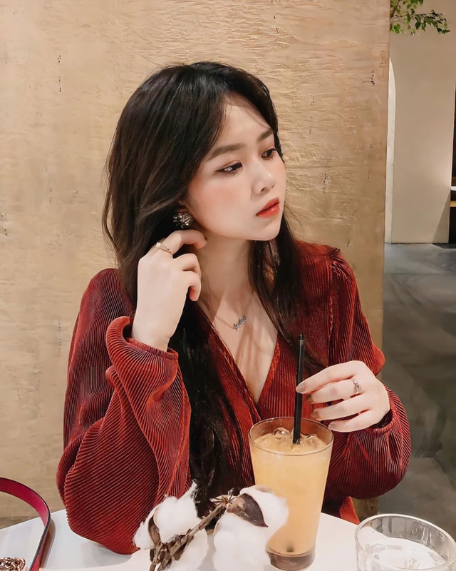 Hai cô gái gây chú ý khi bê tráp cho đám cưới của Công Phượng – Viên Minh - 6 Hai cô gái gây chú ý khi bê tráp cho đám cưới của Công Phượng – Viên Minh - 6