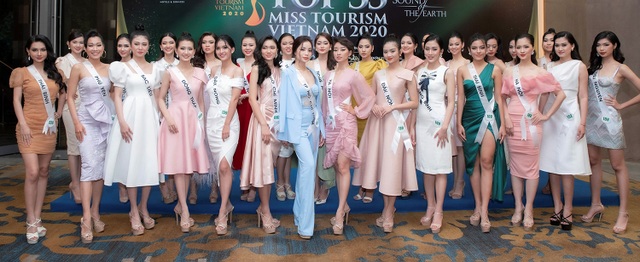 Thí sinh Hoa khôi du lịch trình diễn trang phục tái chế kết hợp cùng bikini - 1 Thí sinh Hoa khôi du lịch trình diễn trang phục tái chế kết hợp cùng bikini - 1