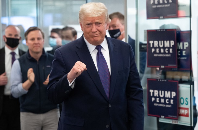 Ông Trump cân nhắc mua lại hãng truyền thông để đấu với Fox News - 2 Ông Trump cân nhắc mua lại hãng truyền thông để đấu với Fox News - 2