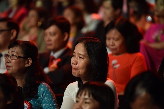 Không thể nói hết những tấm lòng, sự hy sinh của các thầy cô - 4 Không thể nói hết những tấm lòng, sự hy sinh của các thầy cô - 4