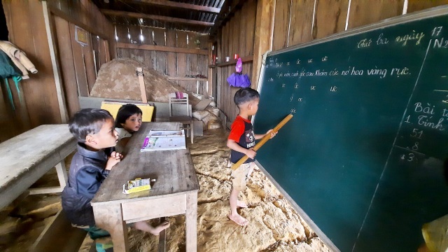 20/11 ở vùng sạt lở: Không quà không hoa, chỉ mong học sinh được đến lớp - 11