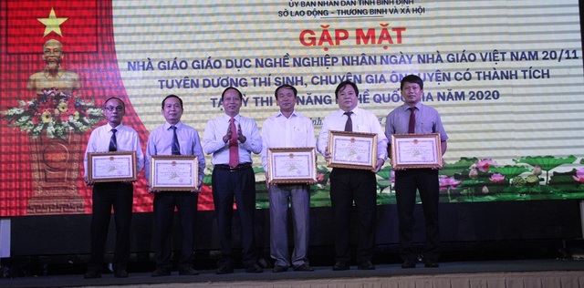 Bình Định: Vinh danh thí sinh đạt giải trong kỳ thi kỹ năng nghề quốc gia - 2 Bình Định: Vinh danh thí sinh đạt giải trong kỳ thi kỹ năng nghề quốc gia - 2