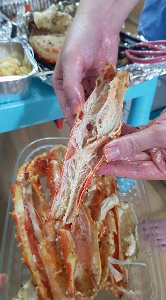 Nghiến răng chi 3,5 triệu đồng mua cua hoàng đế, nhận về teo tóp như... xác khô - 2 Nghiến răng chi 3,5 triệu đồng mua cua hoàng đế, nhận về teo tóp như... xác khô - 2