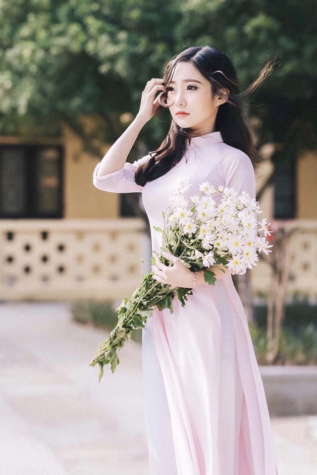 Cô giáo dạy Toán sở hữu nhan sắc xinh đẹp tựa nàng thơ - 7 Cô giáo dạy Toán sở hữu nhan sắc xinh đẹp tựa nàng thơ - 7