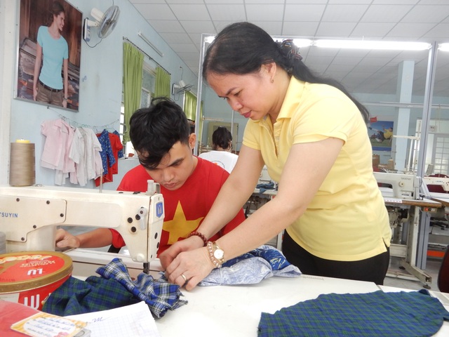 Chuyện về những cô giáo mất cả tháng mới dạy được chữ A cho học sinh - 3 Chuyện về những cô giáo mất cả tháng mới dạy được chữ A cho học sinh - 3